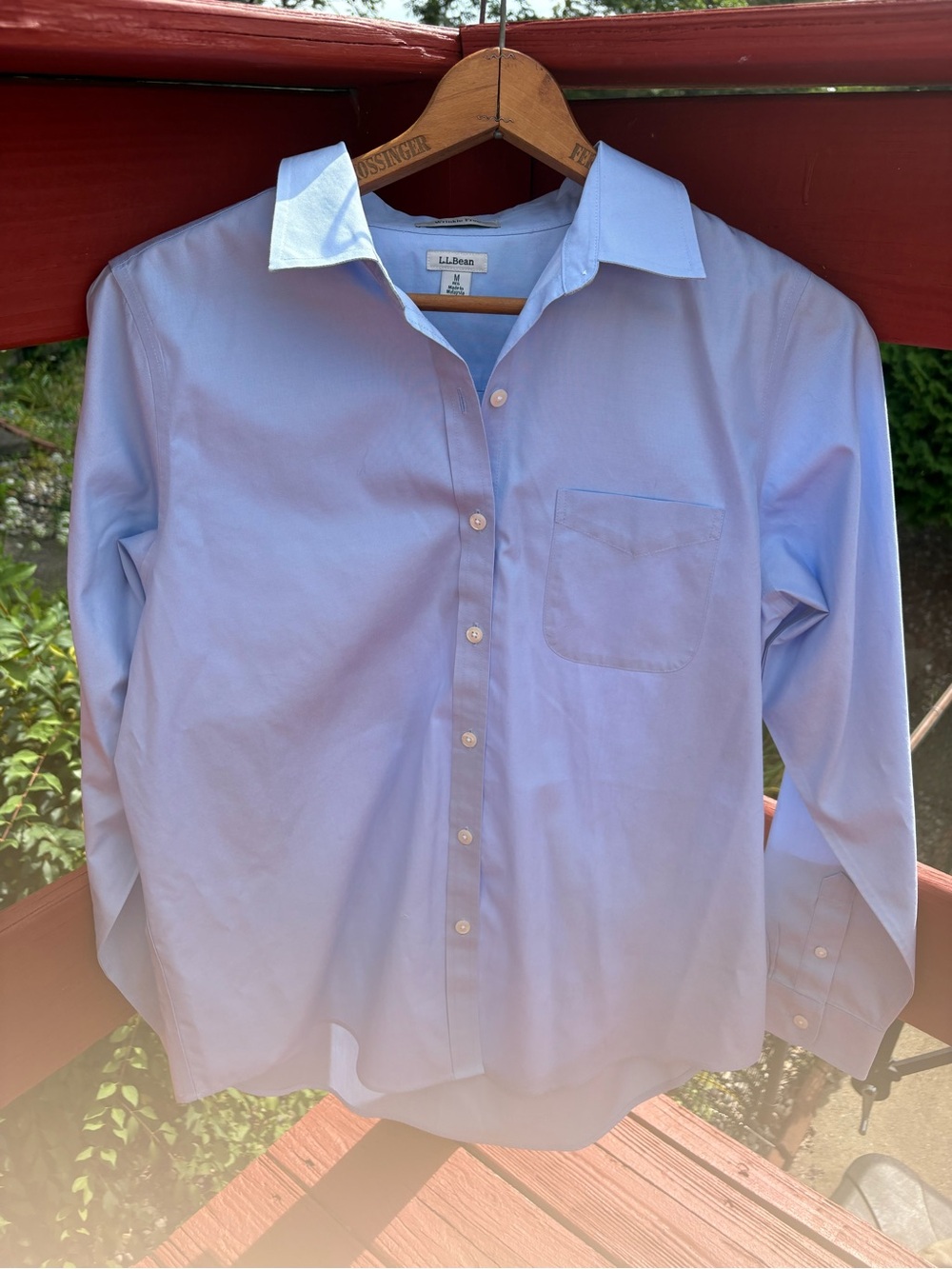 L.L.Bean Women’s Wrinkle-Free Blue Button-Down Shirt – Medium Regular